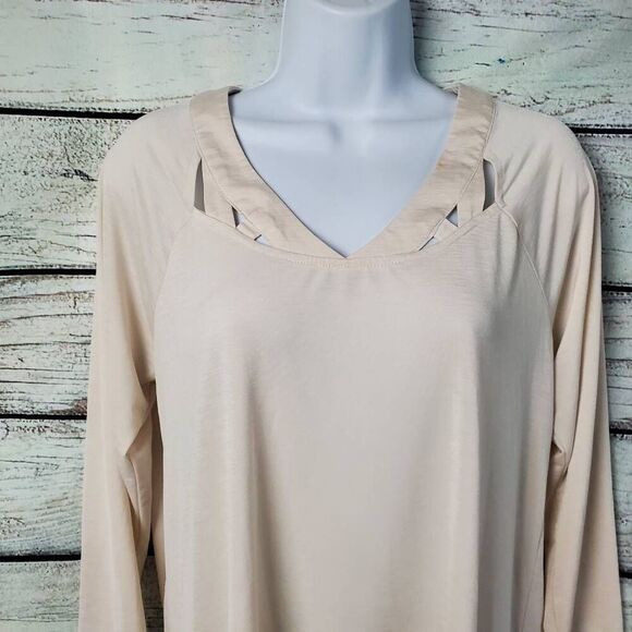 Cato Women’s Beige V-Neck High-Low Tunic Top M 3/4 Sleeve Crisscross Neck Stretc - Picture 2 of 6